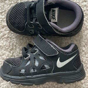 Nike Black toddler Sneakers